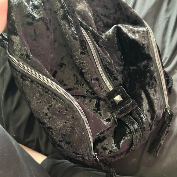 Black crushed velvet backpack - Picture 1 of 4